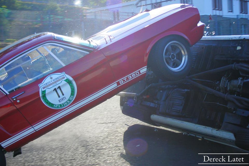 Illustration for article titled Friendly Vintage Racing! But wait...